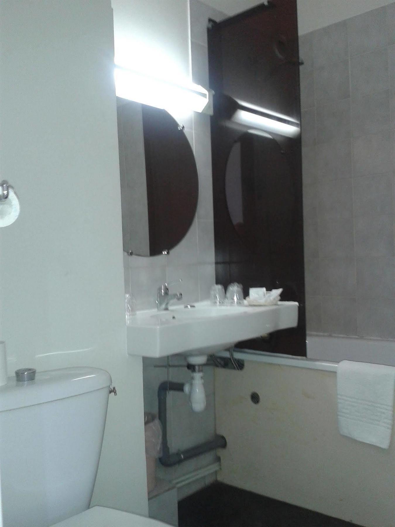 Carbon-Blanc Hotel Entre 2 Mers Proche Bordeaux المظهر الخارجي الصورة